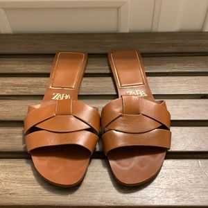 Leather heel sandals